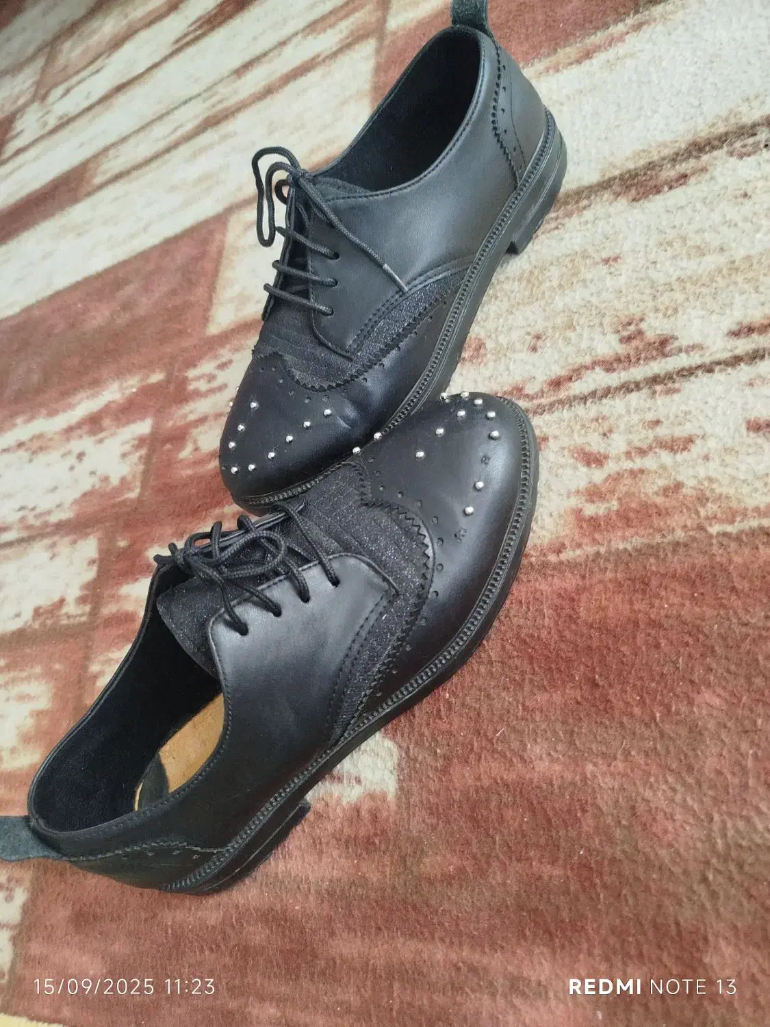 کفش سایز ۳۹   ۴۰|کیف، کفش، کمربند|خوی, |دیوار