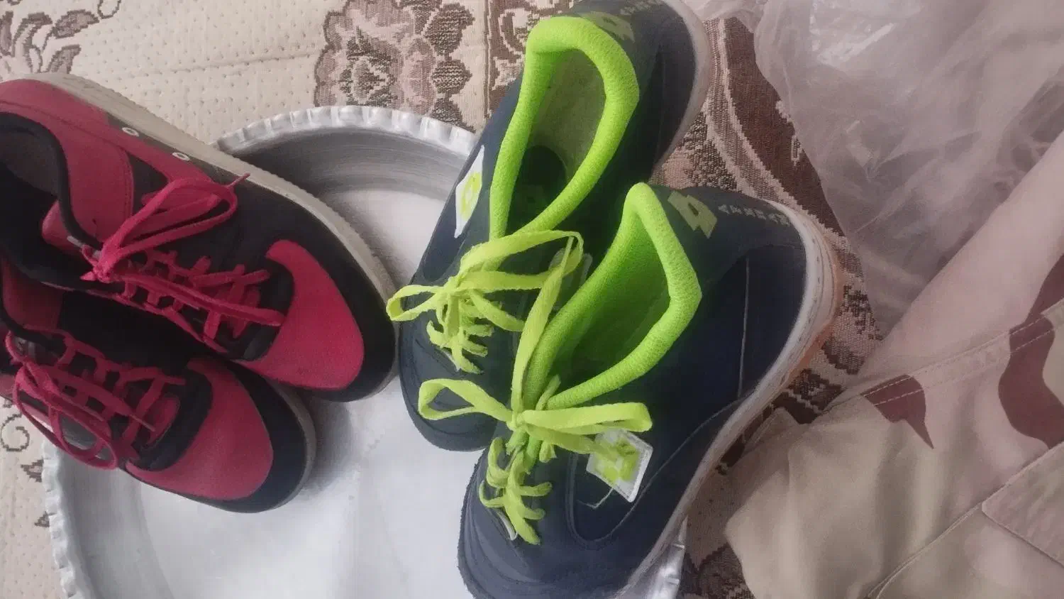 کفش کتونی، سالنی، ۴۲و ۴۳+لباس مرزبانی|کیف، کفش، کمربند|سبزوار, ولیعصر (نجار آباد)|دیوار