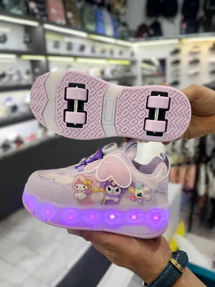 کفش اسکیتی چراغدار قابل شارژ|کیف، کفش، کمربند|یزد, |دیوار