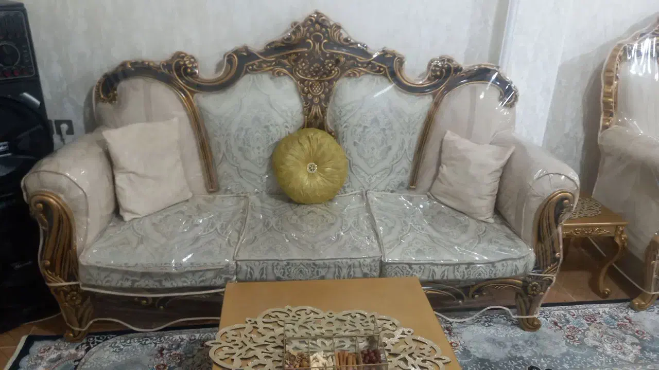 مبل سلطنتی درحدنو باکاور|مبلمان خانگی و میز عسلی|اسفرورین, |دیوار