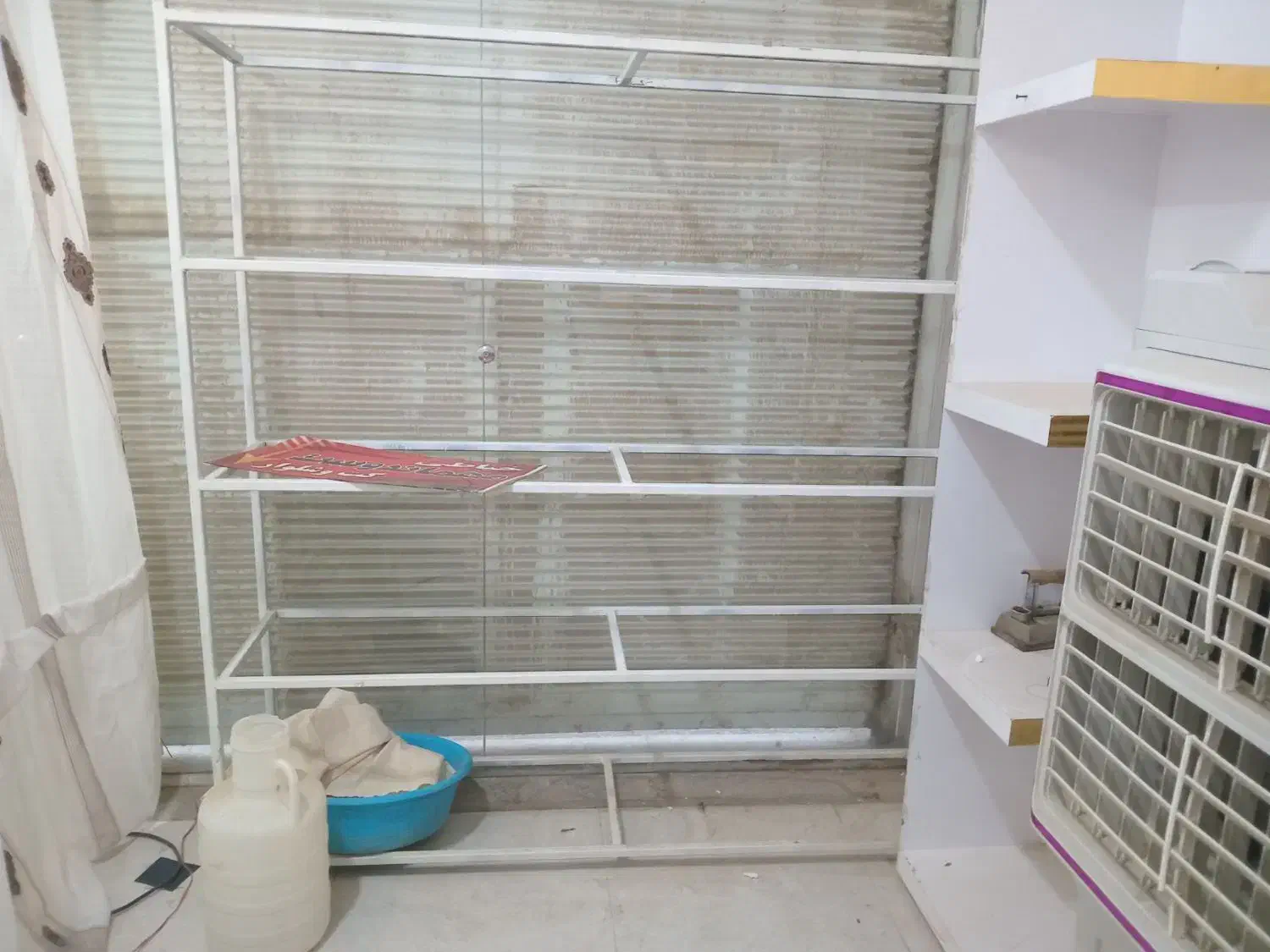 قفسه آهنی|کتابخانه، شلف، قفسههای دیواری|تربتحیدریه, باغ سلطانی|دیوار