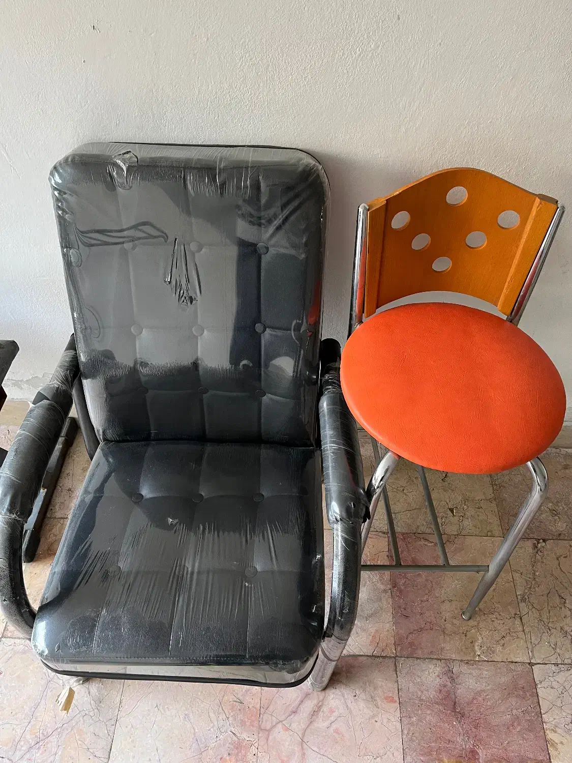 دوعدد صندلی سالم ونو|مبلمان اداری|نوشهر, |دیوار