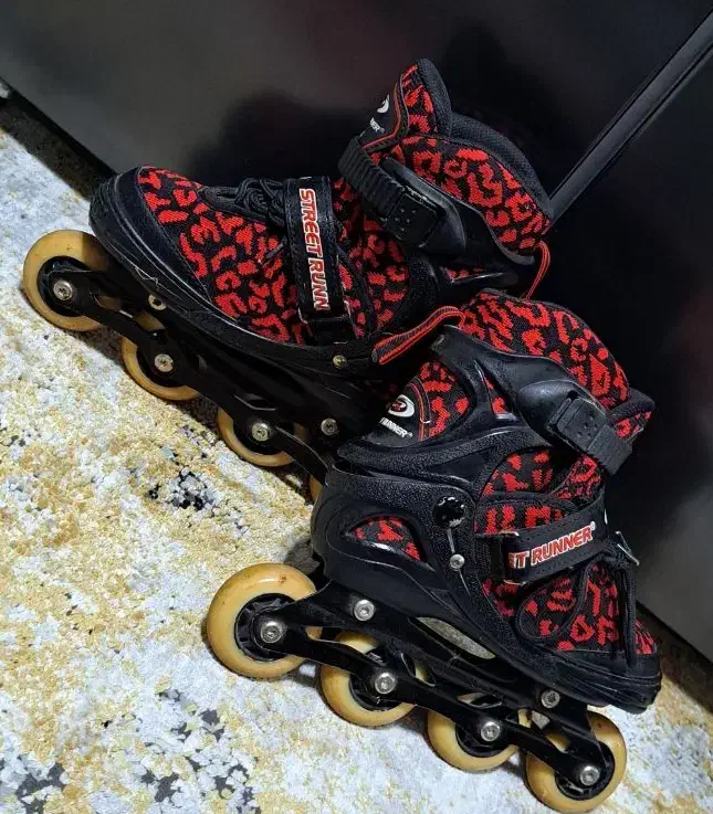 کفش اسکیت در حد نو|دوچرخه، اسکیت، اسکوتر|پارس‌آباد, |دیوار