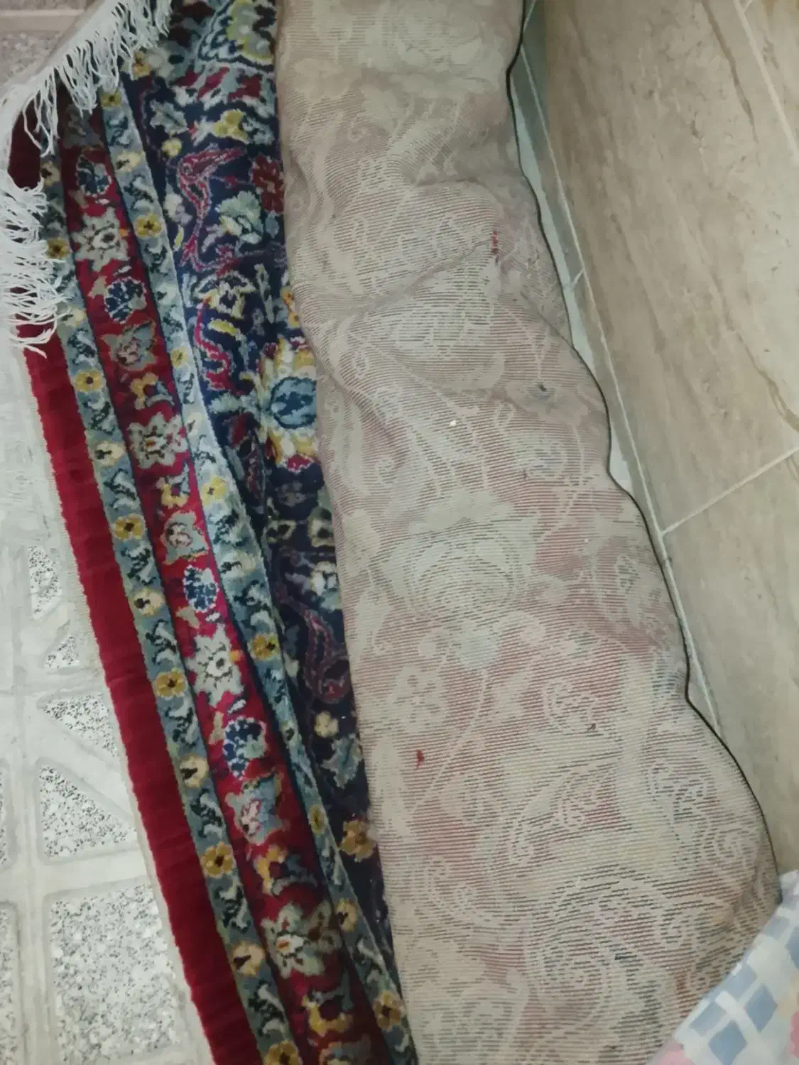 سلام یک فرش سه در چهار 1200تومان|فرش|نیشابور, فردوسی جنوبی|دیوار