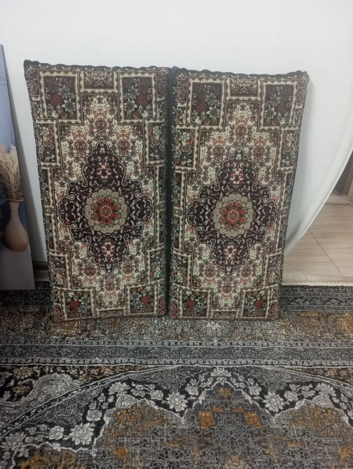 یک جفت پشتی نوماشینی|پشتی|نیشابور, بنیاد شهید|دیوار