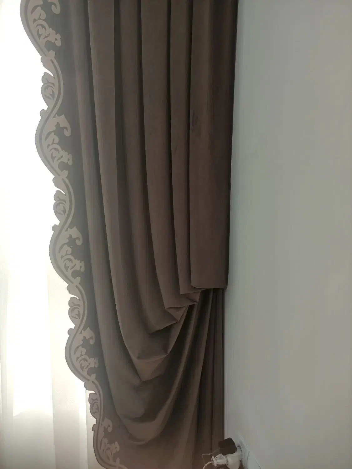 والان زیبا و تمیز رنگ قهوه‌ای مخمل|پرده، رانر، رومیزی|سبزوار, همت|دیوار