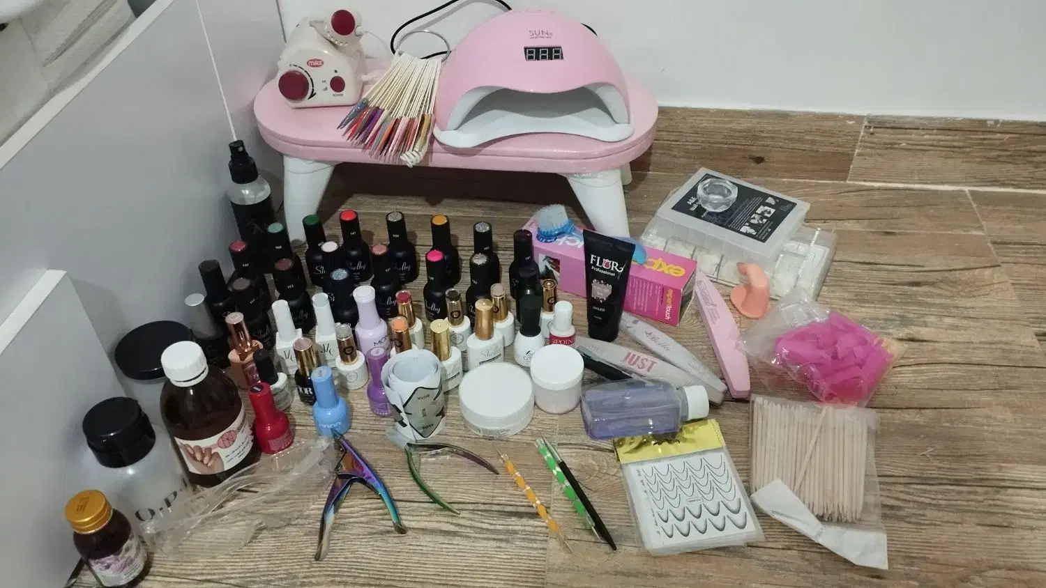 وسایل کامل ناخن کاری در حد نو|آرایشی، بهداشتی، درمانی|همدان, |دیوار