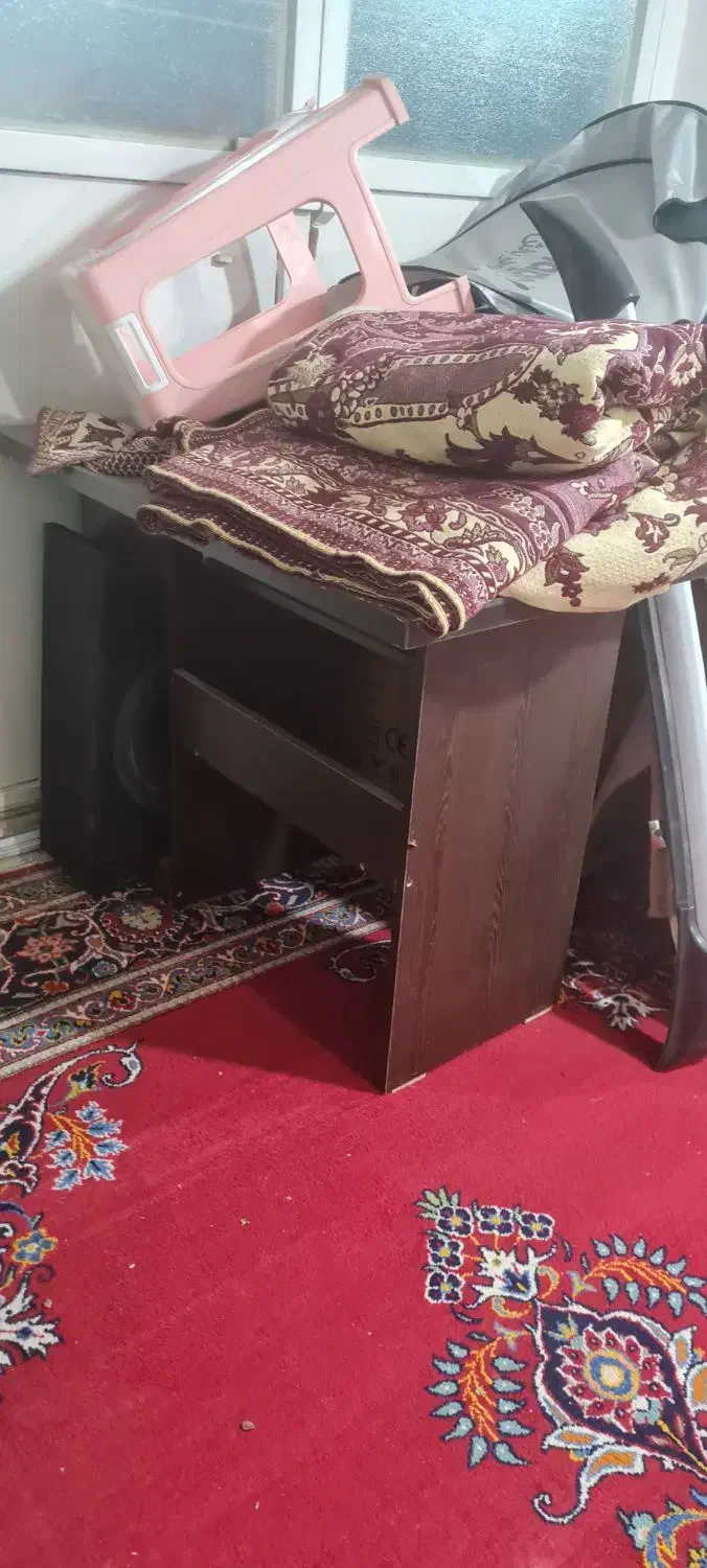 تعدادی لوازم خانه|فرش|شیراز, گویم|دیوار