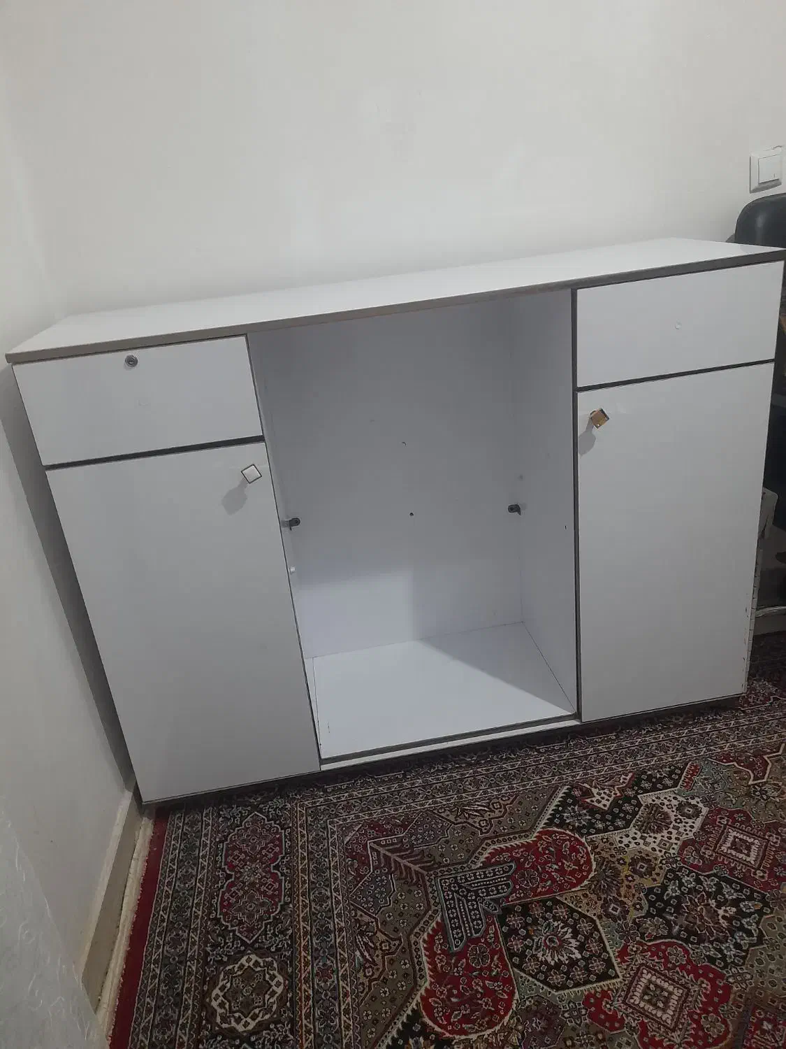 پیشخوان وکابینت ام دی اف|کتابخانه، شلف، قفسه‌های دیواری|رشت, کوی مهر|دیوار