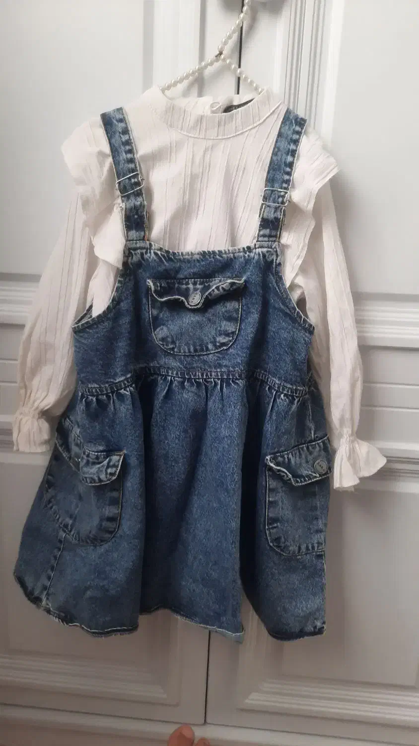 سارافون لی به همراه شومیز نو|لباس|ری, دیلمان|دیوار