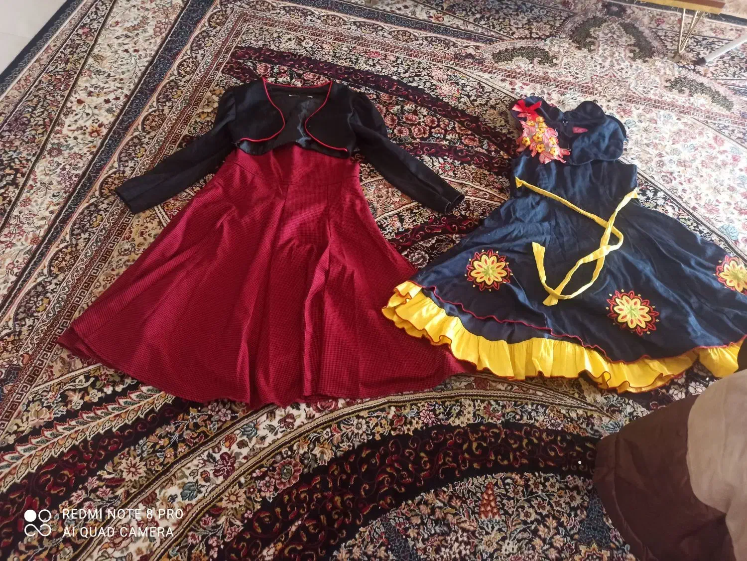 لباس دخترانه|لباس|تربت‌حیدریه, کاشانی|دیوار