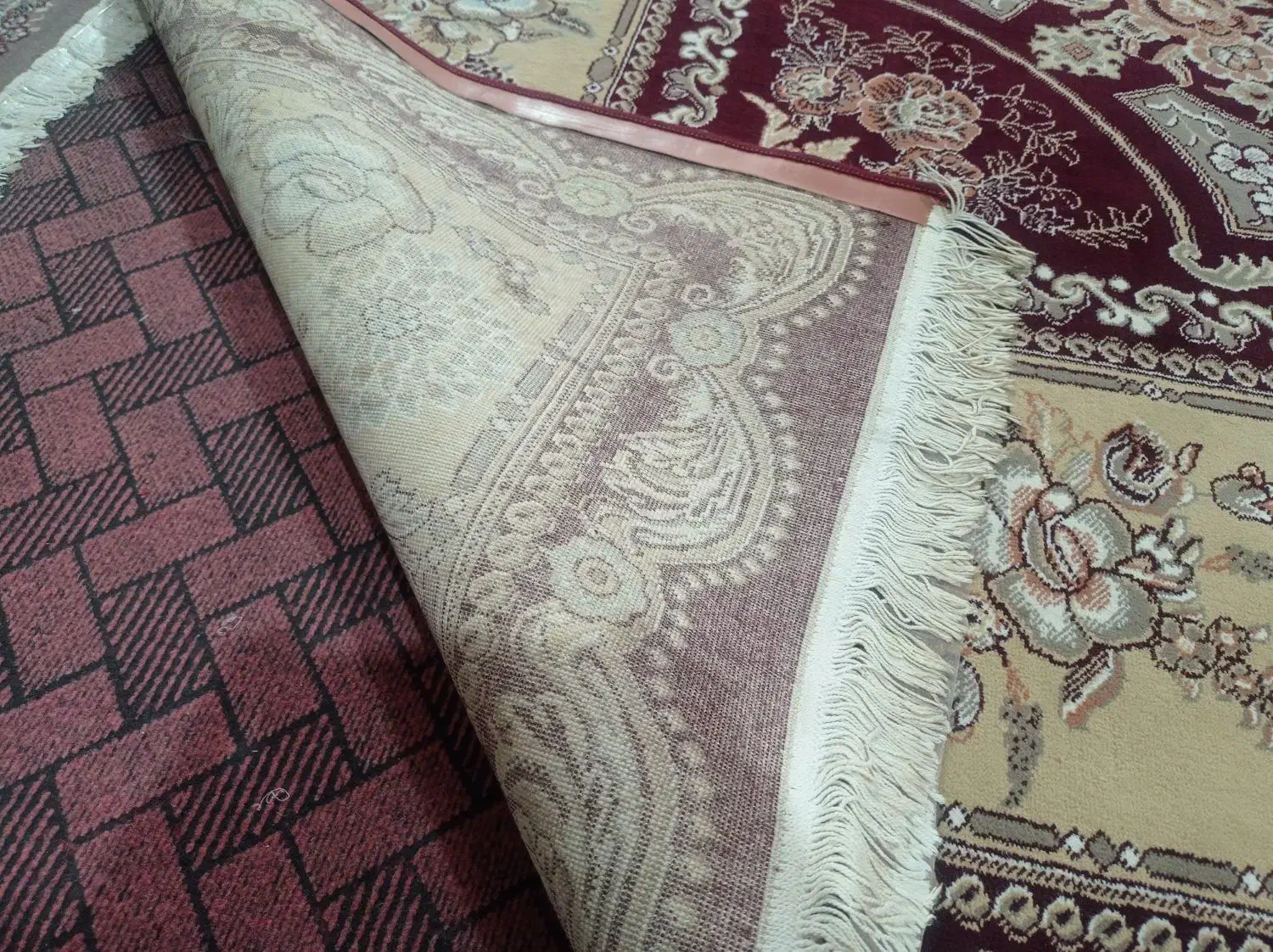 دو عدد قالی در حد نو|فرش|زرند, |دیوار