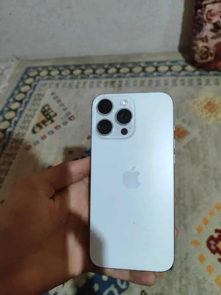 ایفون۱۶پرومکسzaaسفید درحدنو|موبایل|اصفهان, شهریار|دیوار