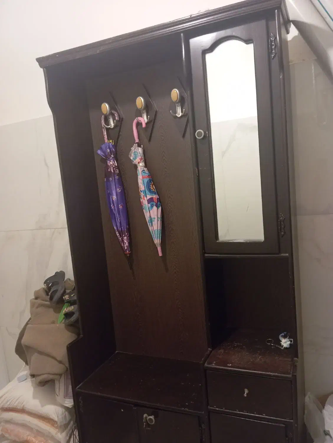 جاکفشی|جاکفشی، کمد، دراور|خوی, |دیوار