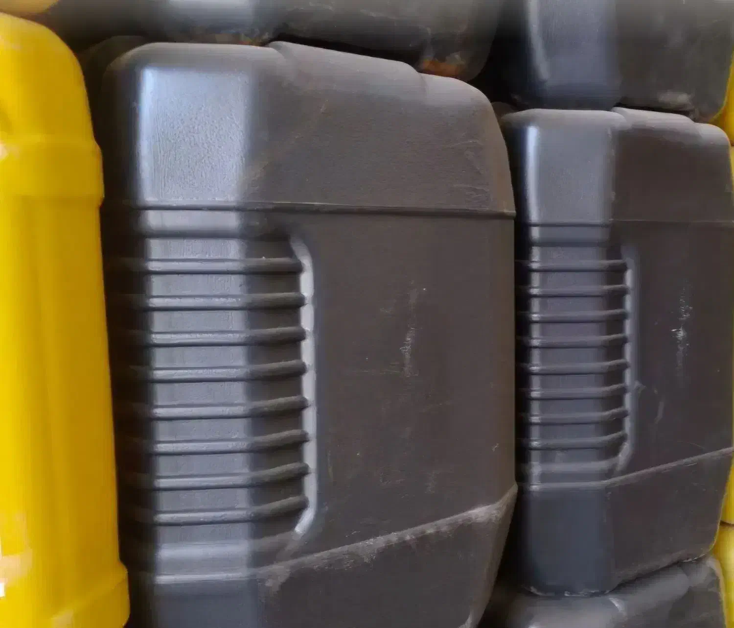 بیست لیتری محکم برای گازوئیل و بنزین|ظروف نگهدارنده، پلاستیکی، یکبارمصرف|کرمان, |دیوار