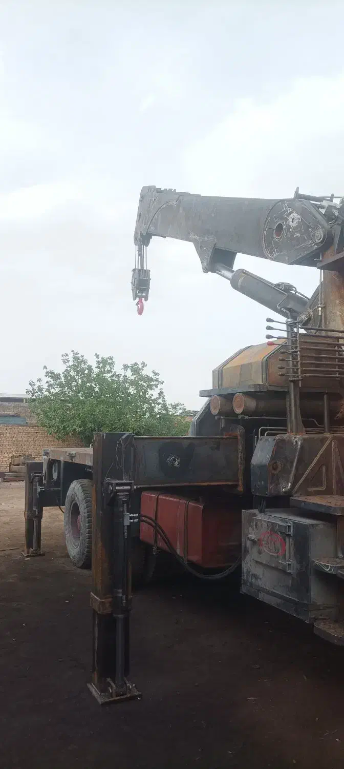 آهنگری تعمیرات وخدمات انواع کامیون|خدمات پیشه و مهارت|اصفهان, شهرک صنعتی امیرکبیر (شاپور جدید)|دیوار