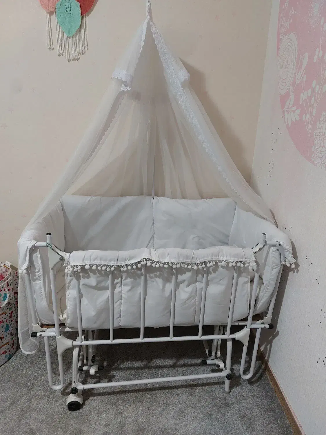 گهواره و تخت کنار مادر|تخت و صندلی بچه|کازرون, |دیوار