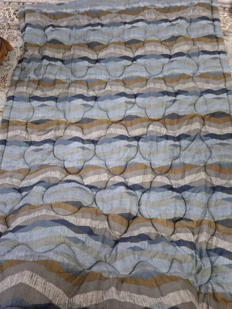 لحاف پشم شیشه. وموکت رنگ توسی کاملا نو|پشتی|تهران, قیام|دیوار