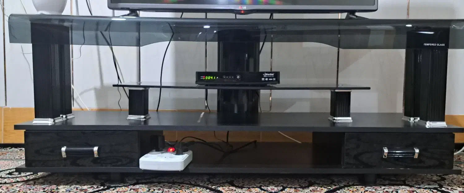 میز تلویزیون وکمد درحد نو|میز تلویزیون|ایذه, |دیوار