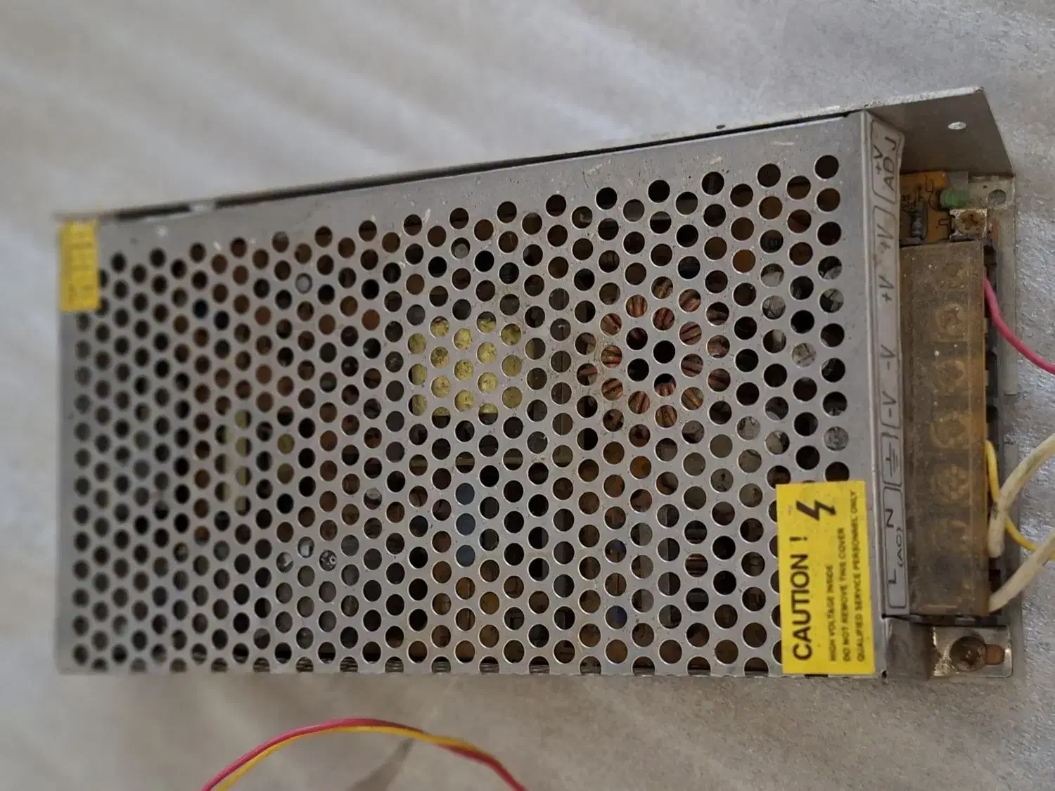 آداپتور ۱۲ ولت ۱۵ آمپر|قطعات و لوازم جانبی رایانه|رشت, علی آباد|دیوار