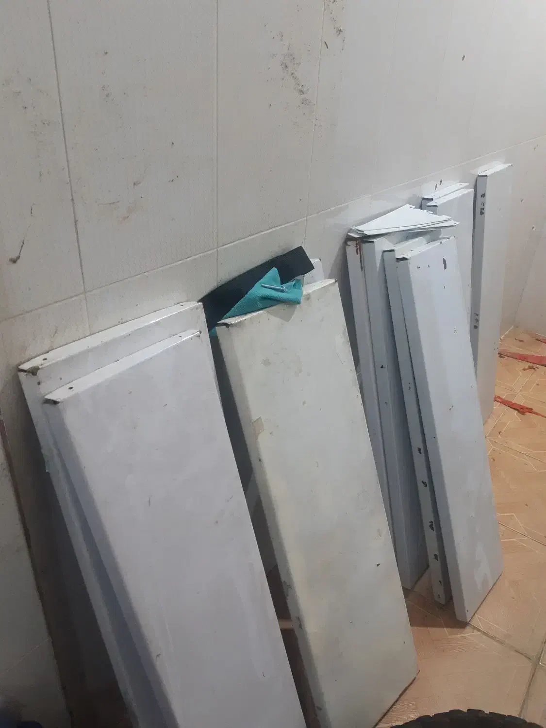 قفسه آهنی|کتابخانه، شلف، قفسه‌های دیواری|شفت, |دیوار