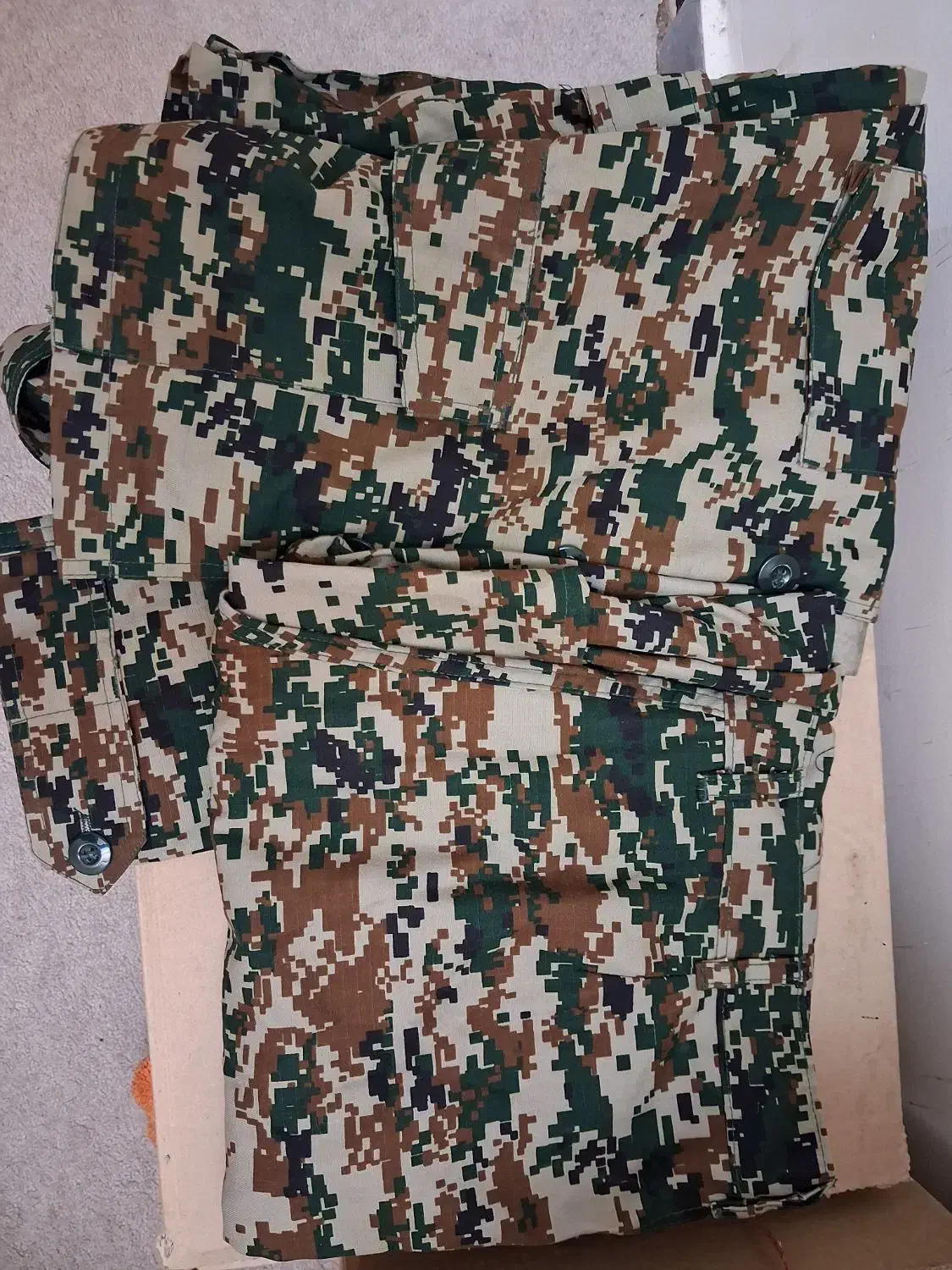 یک دست لباس بسیجی سایز ۴۸ پارچه پلی استر ویسکو|لباس|بوشهر, |دیوار