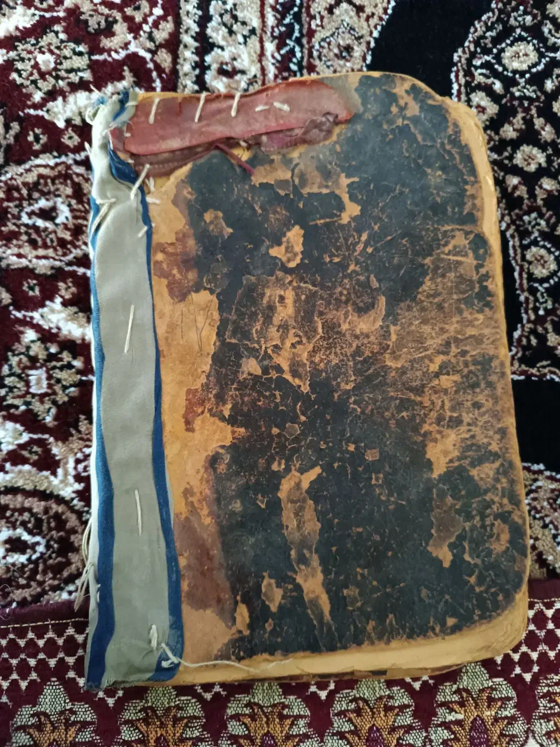 کتاب قدیمی گلستان|کتاب و مجله تاریخی|مریوان, |دیوار