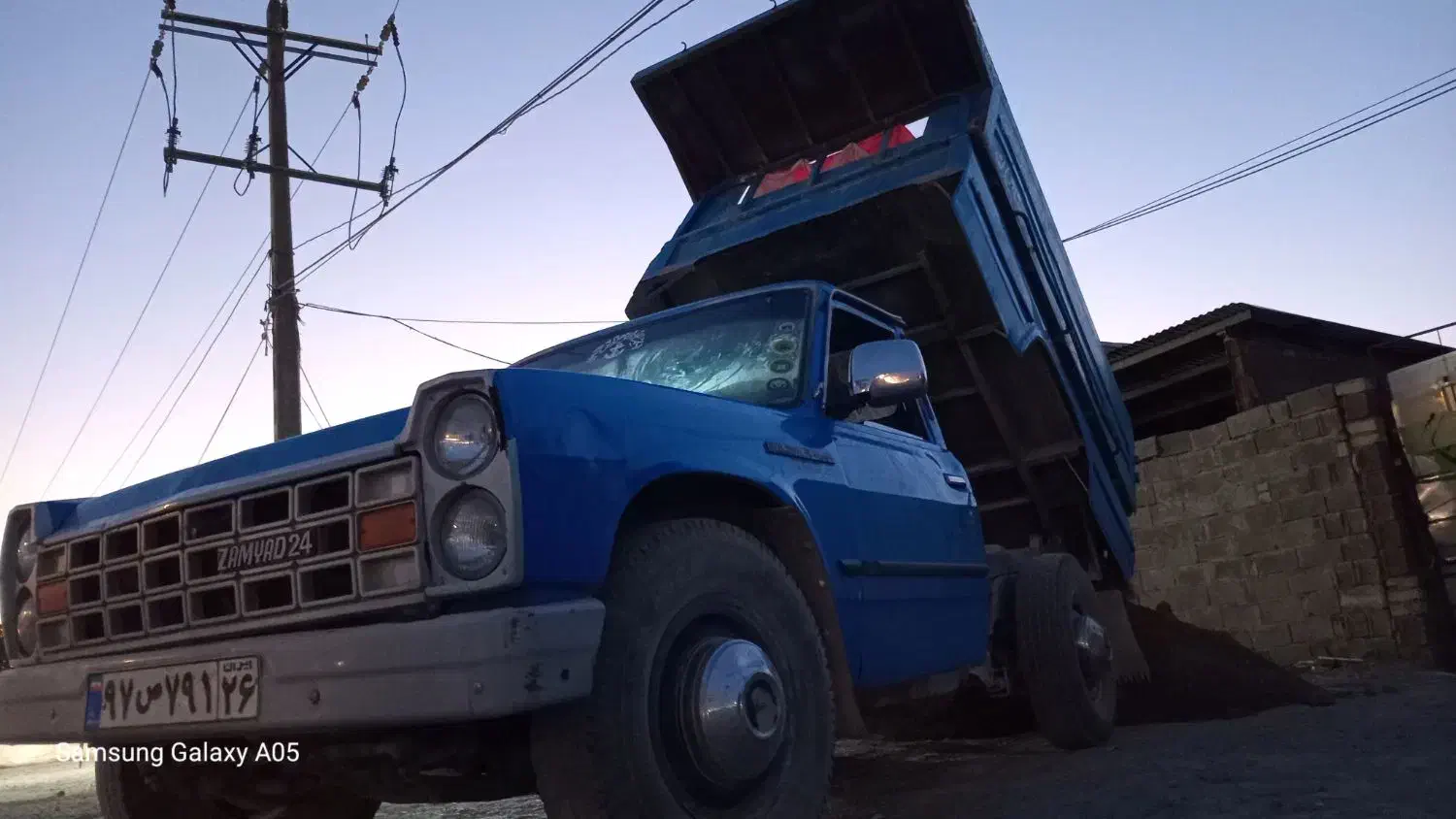 بارگیری شن وماسه وآجر وخاک با نیسان کمپرسی|خدمات حمل و نقل|شیروان (خراسان), |دیوار