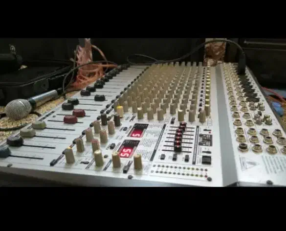 میکسر بهرینگر اصل ۵هزار|آلات موسیقی|ری, علایین|دیوار