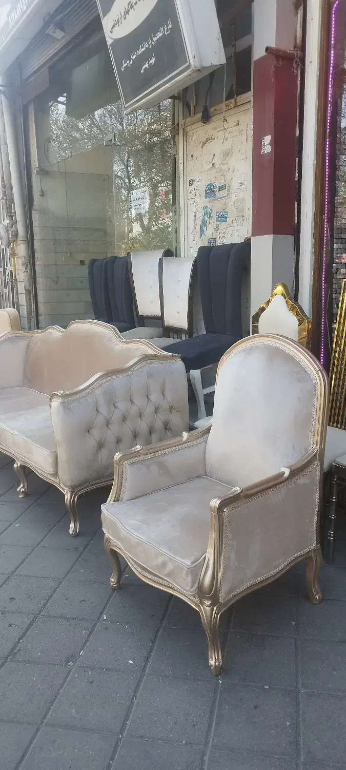 تولید انواع مبلمان راحتی کلاسیک و سلطنتی|خدمات پیشه و مهارت|اردبیل, |دیوار