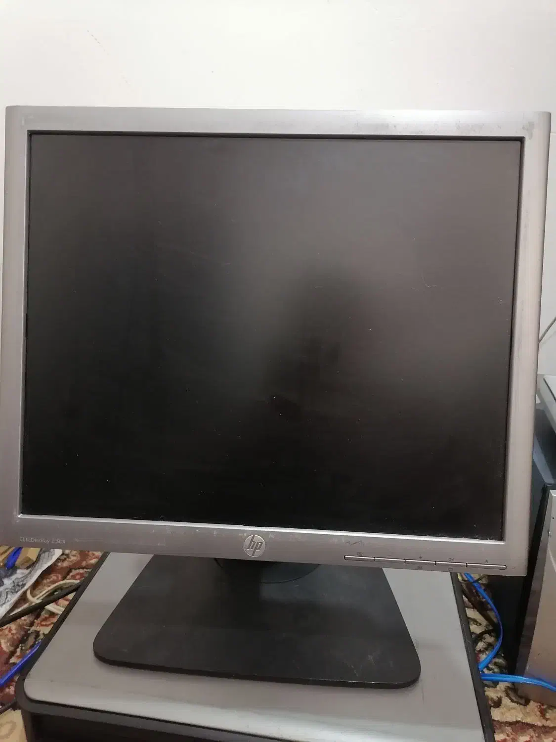 مانیتور اچ پی 19 اینچ|قطعات و لوازم جانبی رایانه|رشت, پیرکلاچای|دیوار