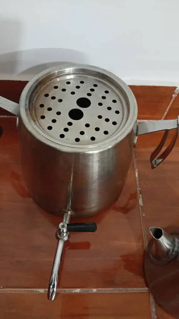 کتری و قوری استیل نیاز به تعمیر جزیی دارد|قوری، کتری، قهوهساز دستی|اردبیل, |دیوار