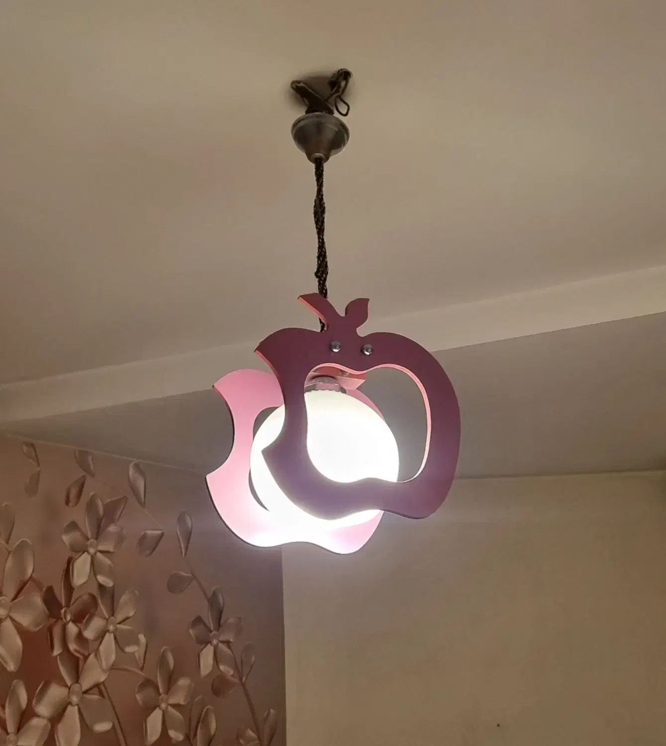 لوستر|لوستر و چراغ آویز|فردیس, فردیس|دیوار