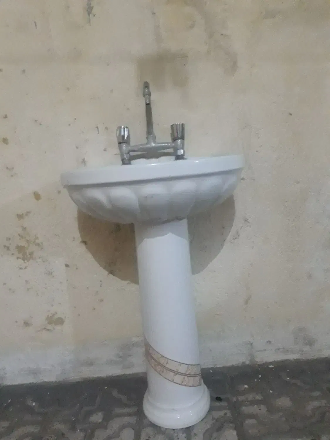 روشویی سالم ۲۰۰۰۰۰۰|لوازم سرویس بهداشتی|دورود, |دیوار