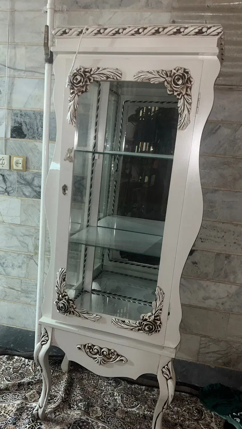 بوفه استخوانی بدون شکستگی و ضرب دیدگی|بوفه، ویترین، کنسول|تاکستان, |دیوار