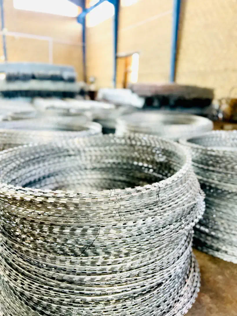 سیم خار|مصالح و تجهیزات ساختمان|مشهد, شیرحصار|دیوار