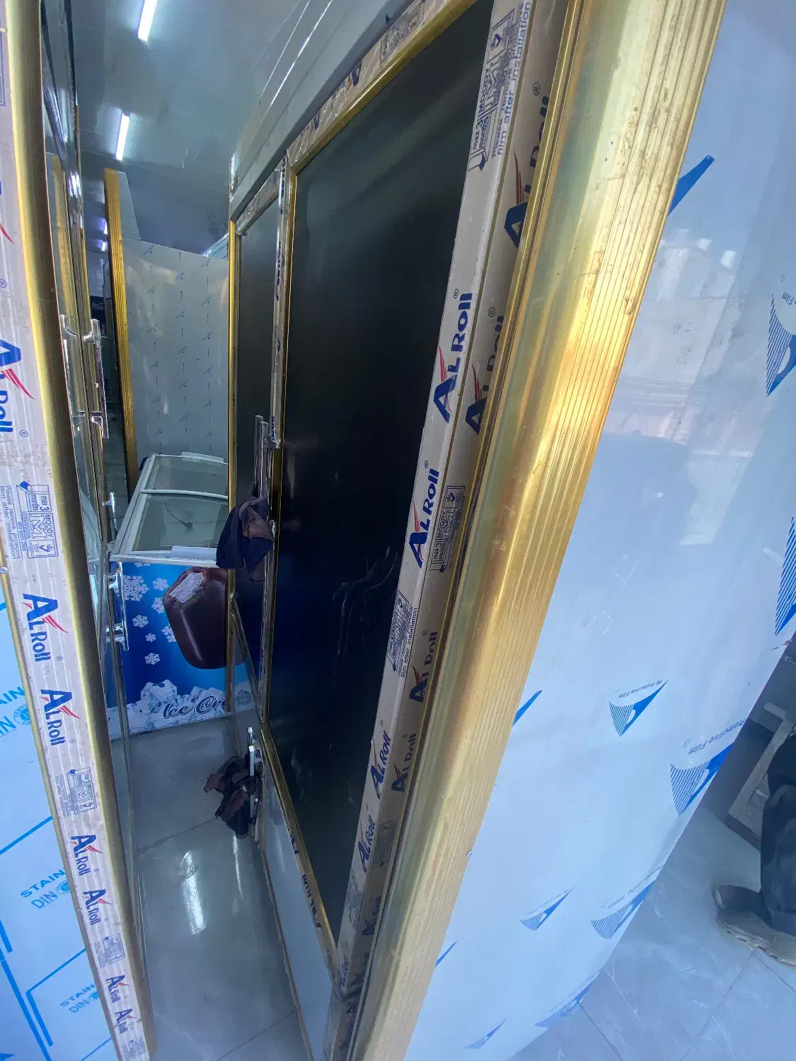 یخچال دو در پشت زیر مخفی دو در شیشه ای|یخچال و فریزر|گله دار, |دیوار