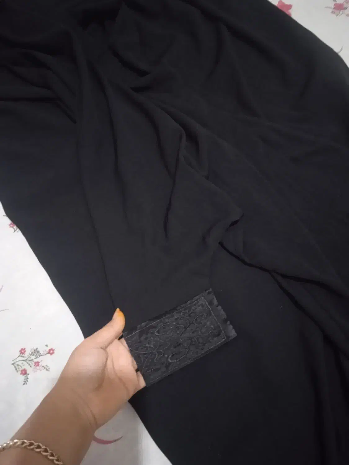 چادر ملی عربی|لباس|مشهد, بلال|دیوار