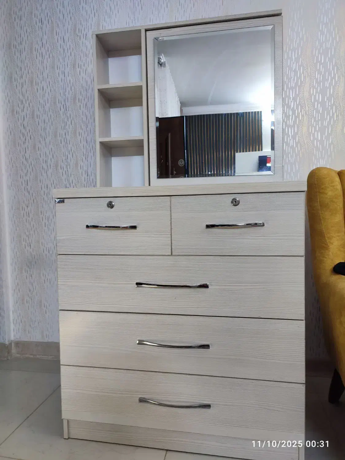 میز آرایش کشودار|مبلمان خانگی و میز عسلی|اسلام‌شهر, مطهری|دیوار