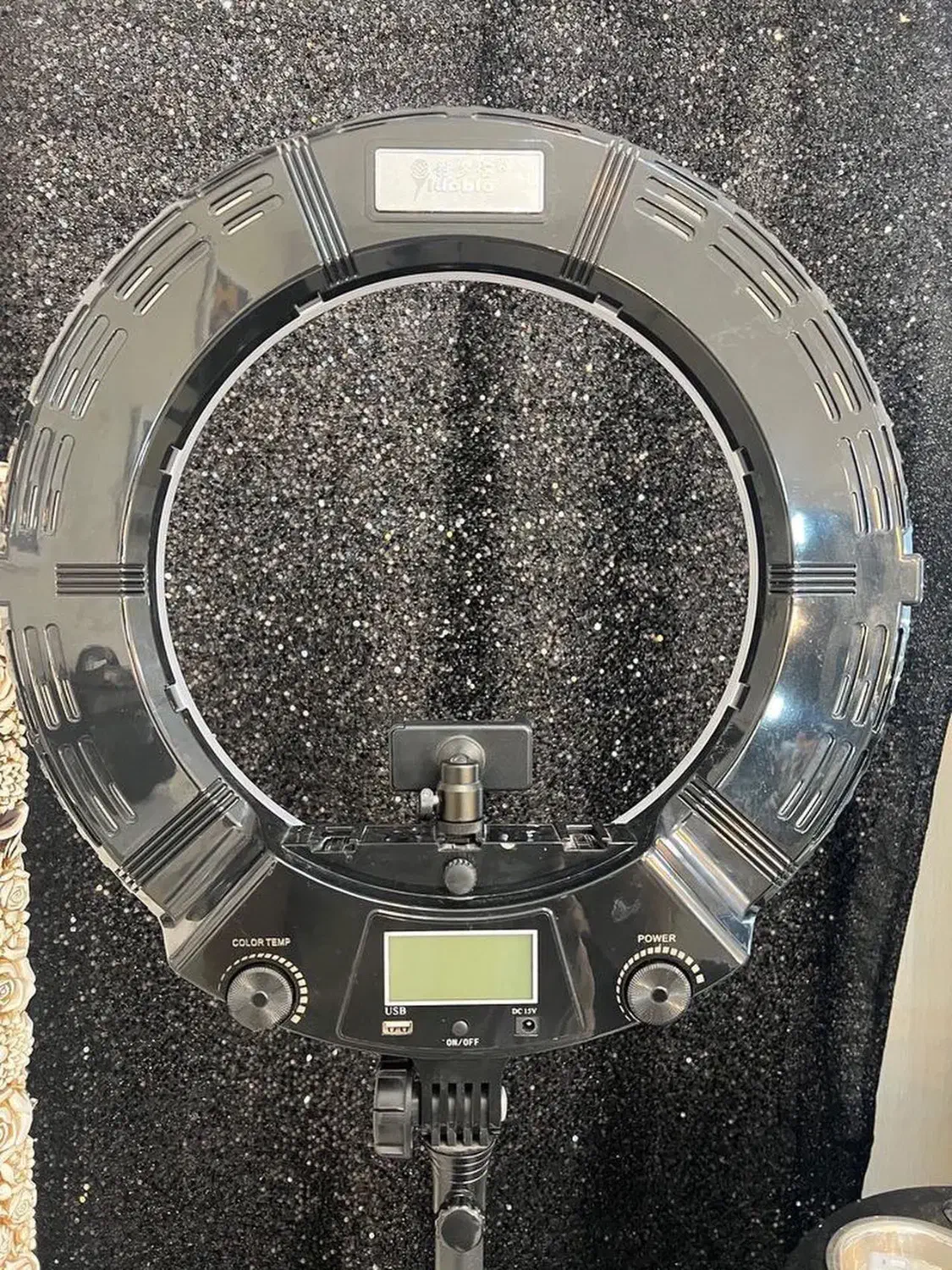 فروش رینگ لایت ایدوبلو|دوربین عکاسی و فیلم‌برداری|اصفهان, خانه اصفهان|دیوار