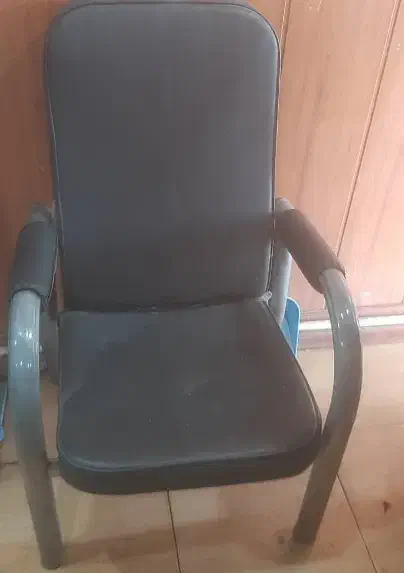 صندلی  راحت مناسب مغازه دفتر کارگاه و...|صندلی و نیمکت|همدان, |دیوار