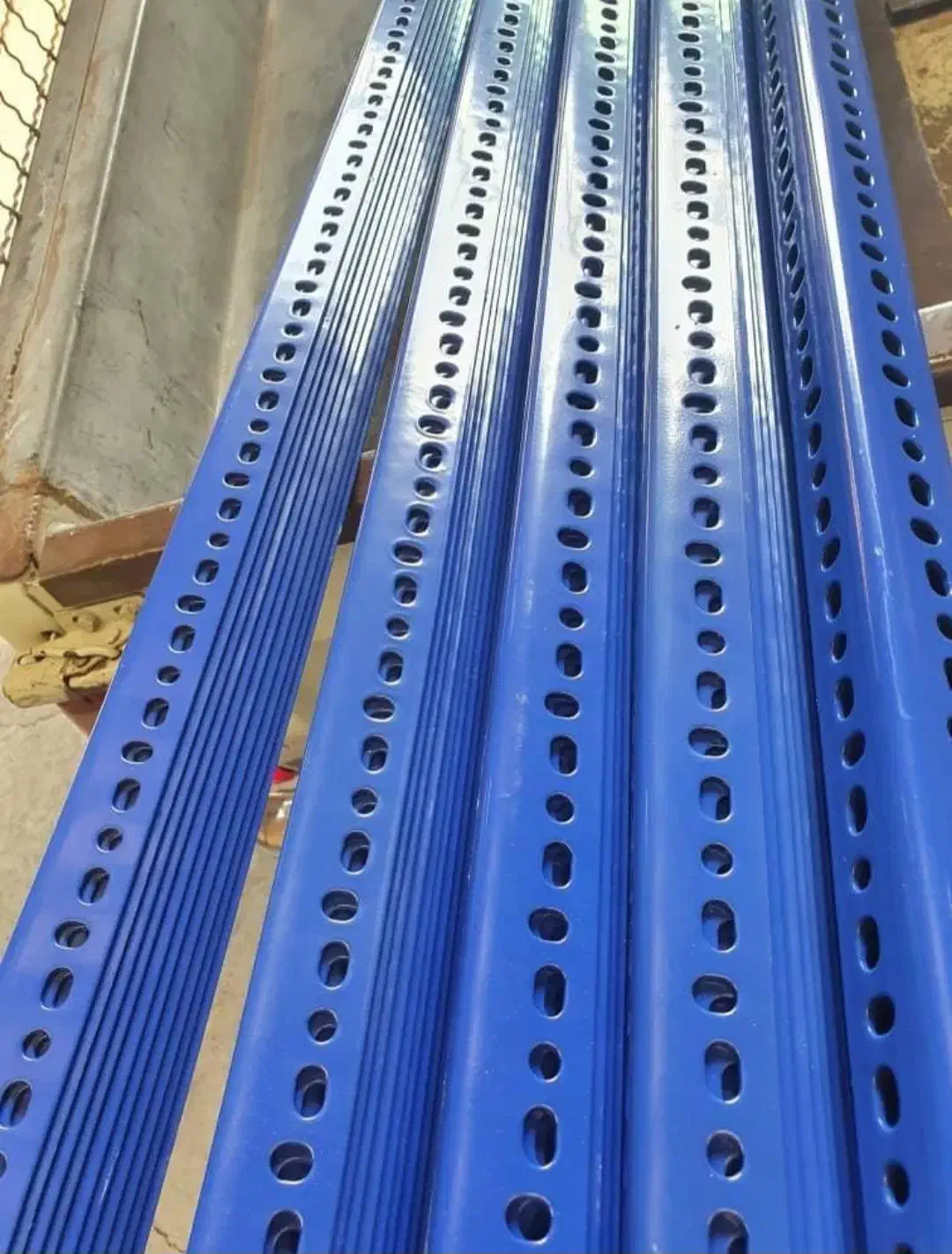 قفسه ایساکویی در رنگ بندی سفارشی و گالوانیزه|فروشگاه و مغازه|بوشهر, |دیوار