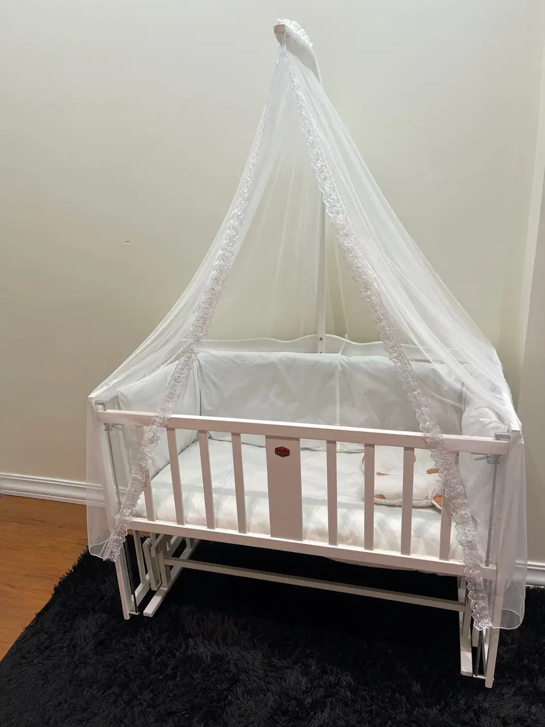 تخت نوزادباپشه بندنو|تخت و صندلی بچه|قم, سالاریه|دیوار