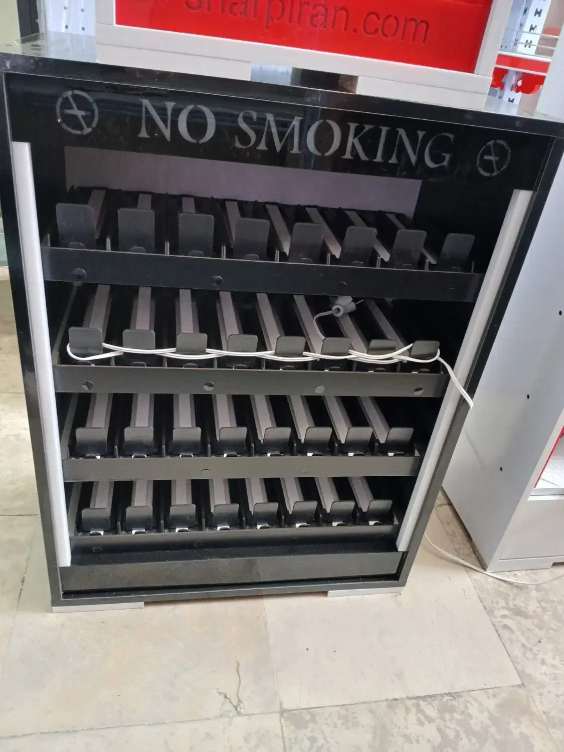 تجهیزات فروشگاهی استندسیگار استندخشکبار میز چک اوت|فروشگاه و مغازه|اردبیل, |دیوار