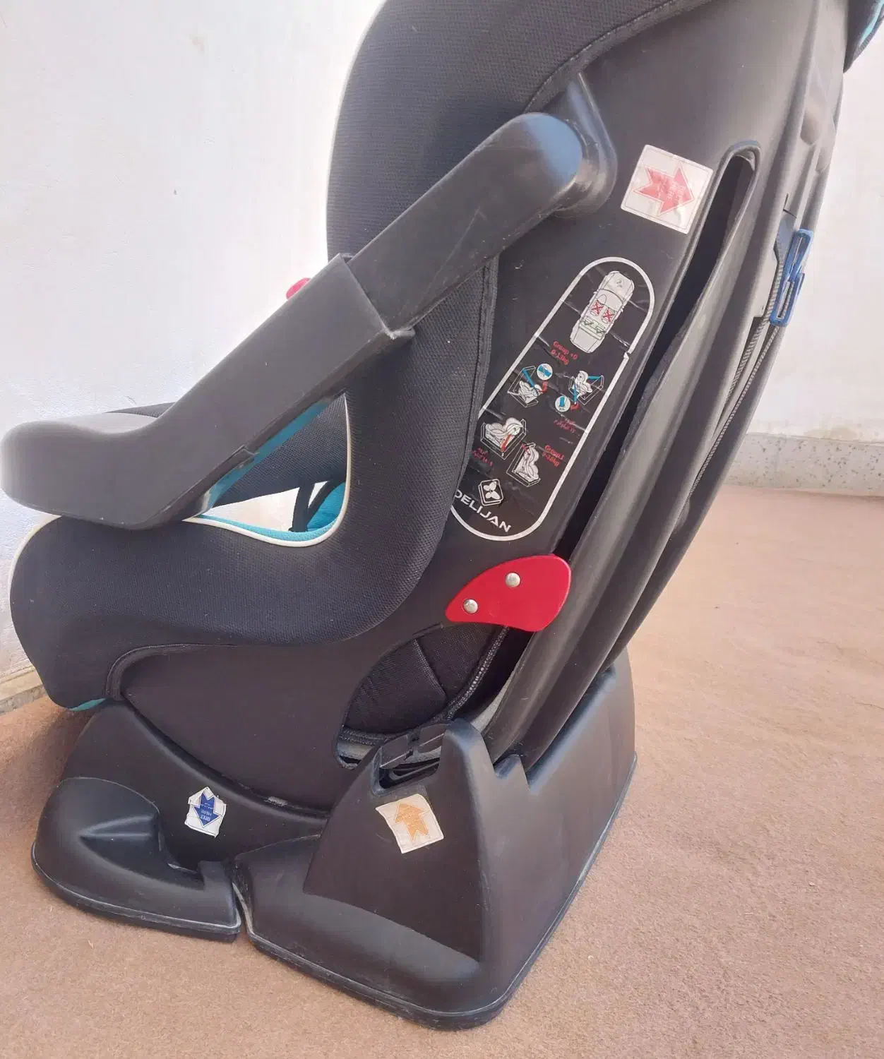 صندلی ماشین کودک|تخت و صندلی بچه|سمنان, |دیوار