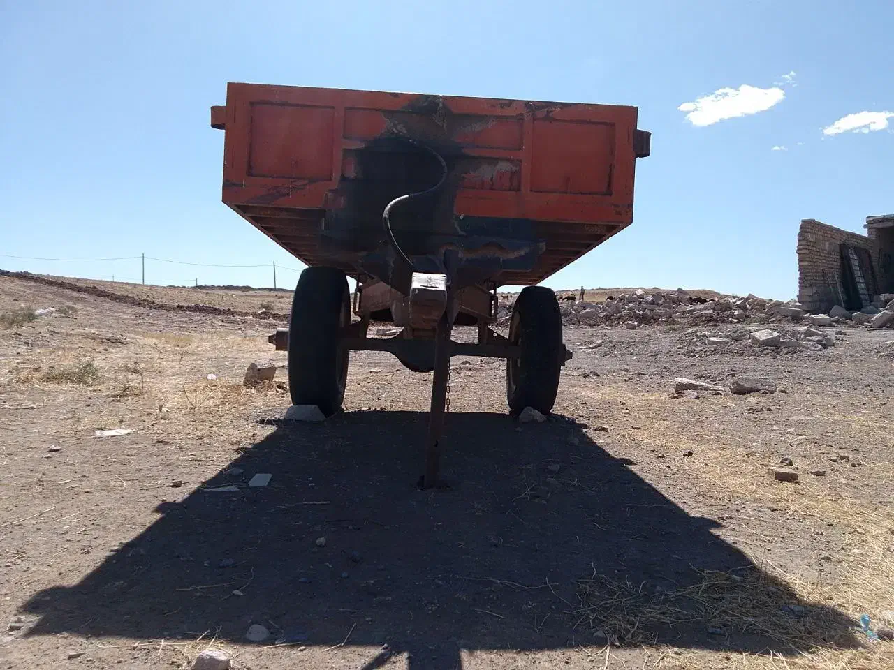 تریلی تراکتور|خودرو سنگین|میانه, |دیوار