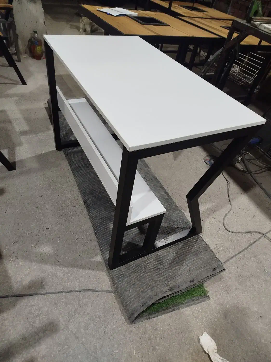 میز تحریر و کامپیوتر|میز تحریر و کامپیوتر|بناب, |دیوار