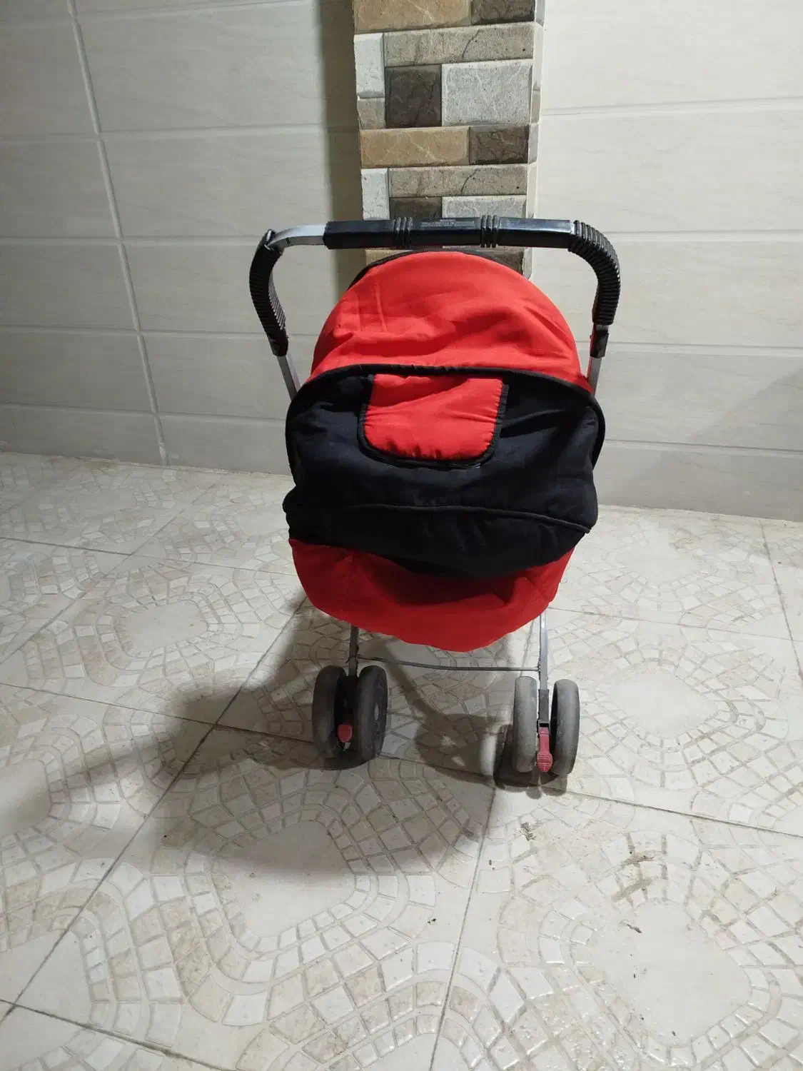 کالسکه بچه مارک دلیجان تاشو در حد نو|کالسکه و لوازم جانبی|گنبد کاووس, |دیوار