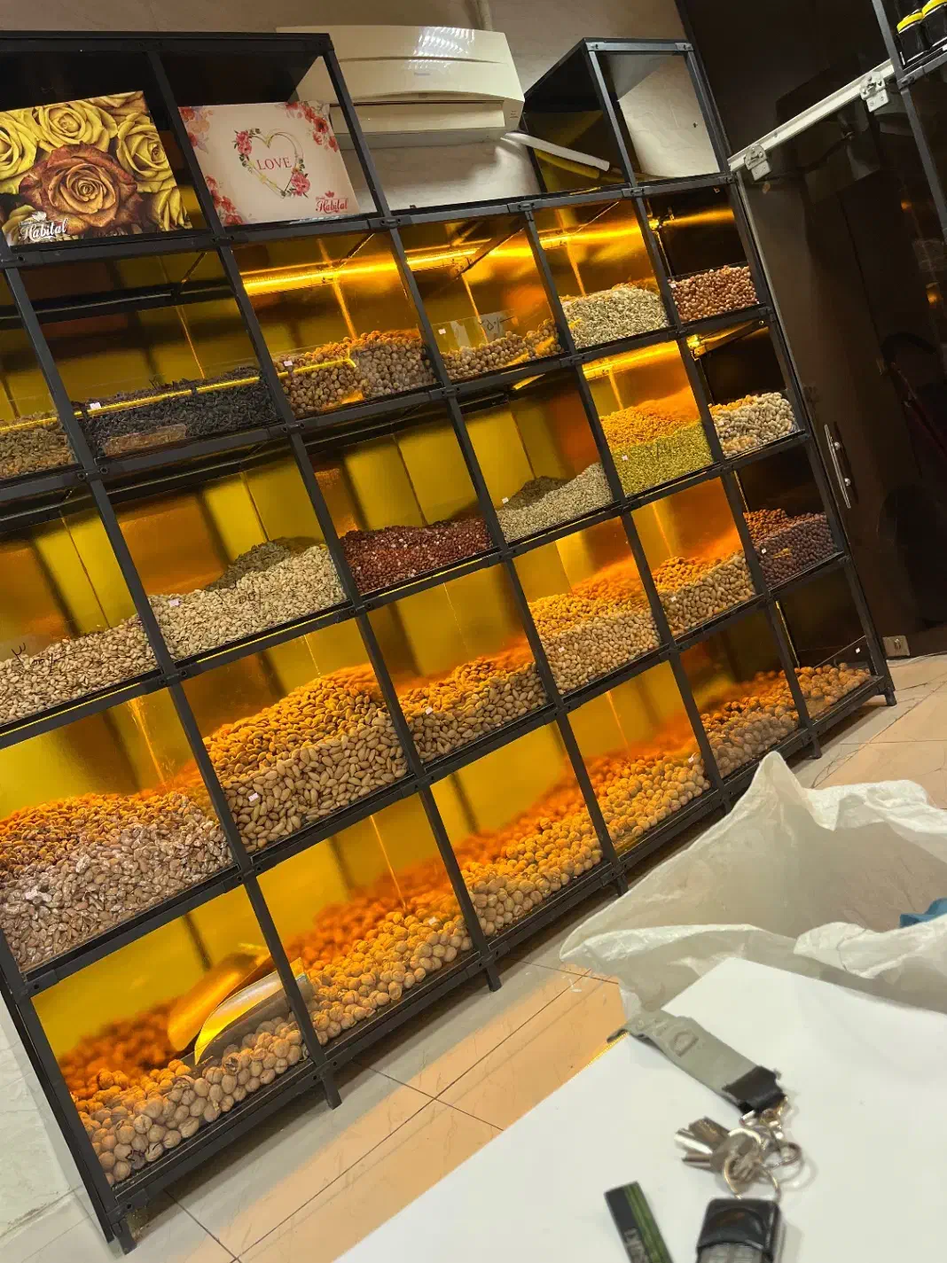 ویترین و دکور مغازه|فروشگاه و مغازه|لنجان, |دیوار