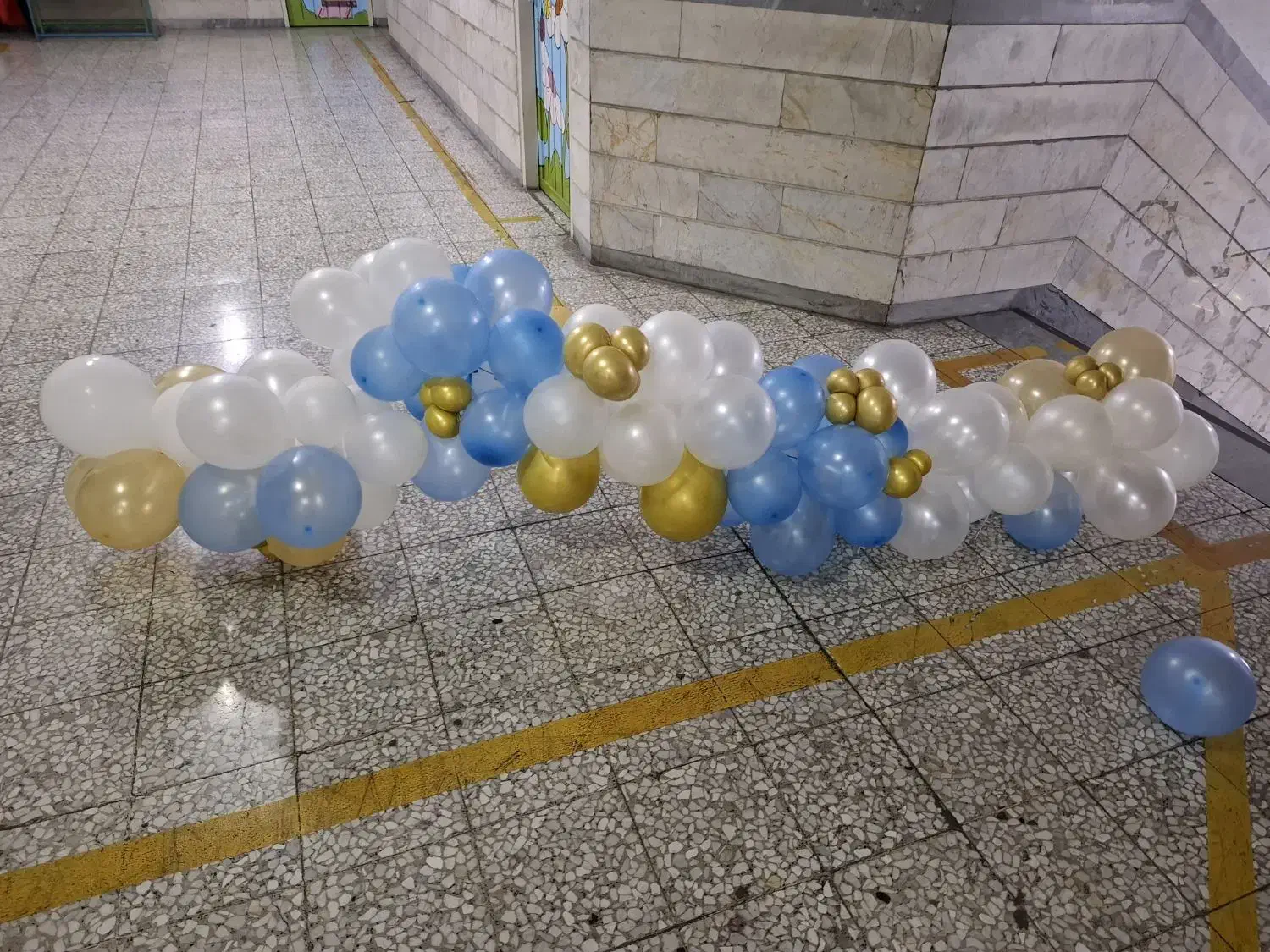 ریسه بادکنک|ریسه و چراغ تزئینی|تهران, سازمان برنامه جنوبی|دیوار